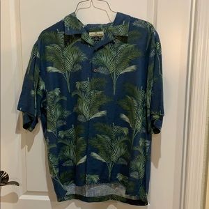 Tommy Bahama 100% silk short sleeve button down.